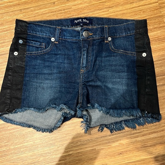 NWOT April, May Jean Shorts size 26 - Picture 1 of 5